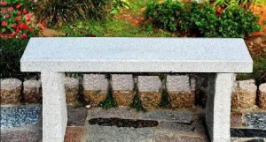 Stenbänk i rosa granit - rak